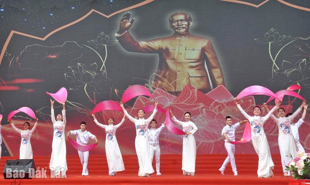 Đảng ta là văn minh: Từ di sản Tư tưởng Hồ Chí Minh đến những yêu cầu mới