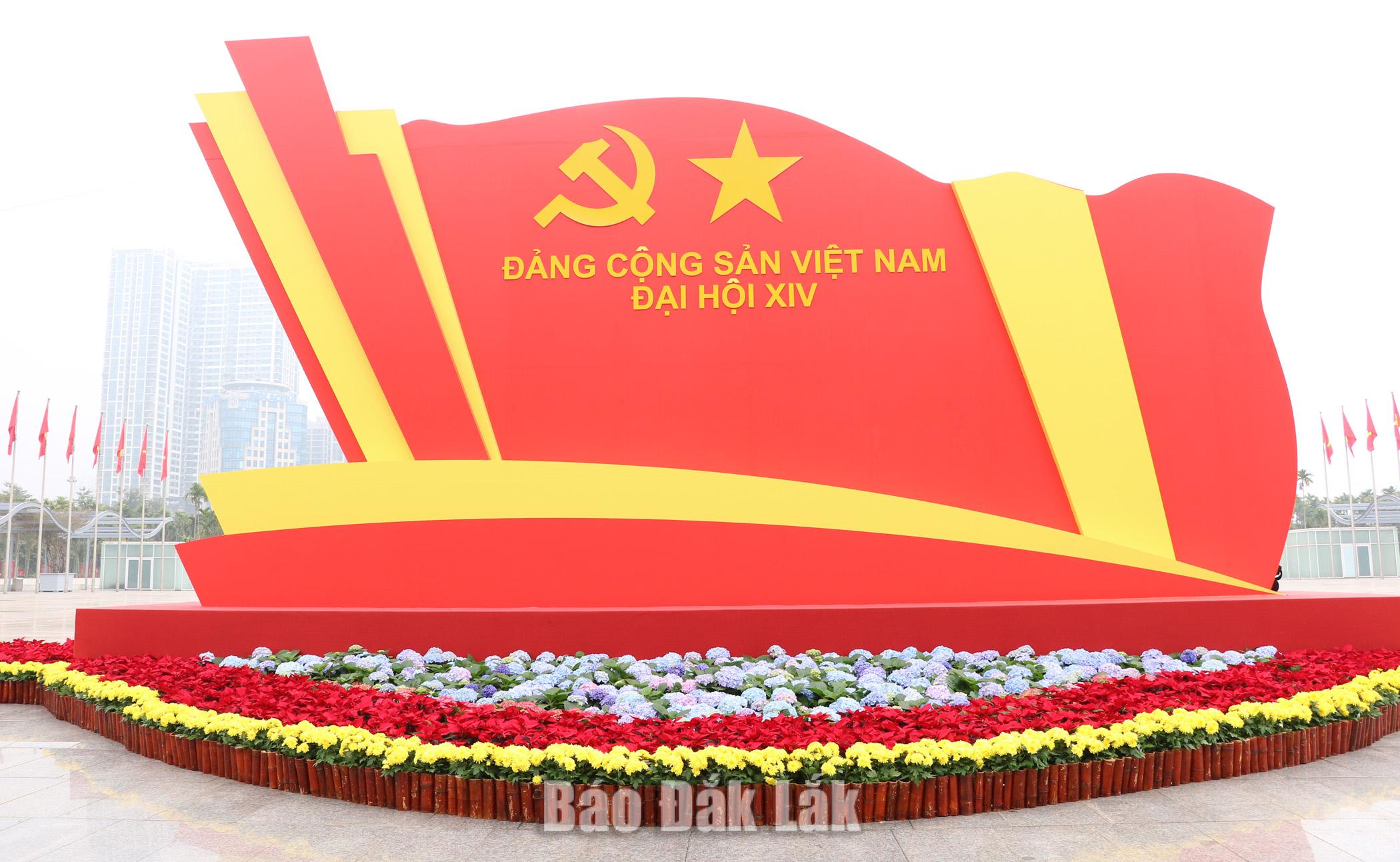 Ngày làm việc đầu tiên của Đại hội đại biểu toàn quốc lần thứ XIV của Đảng