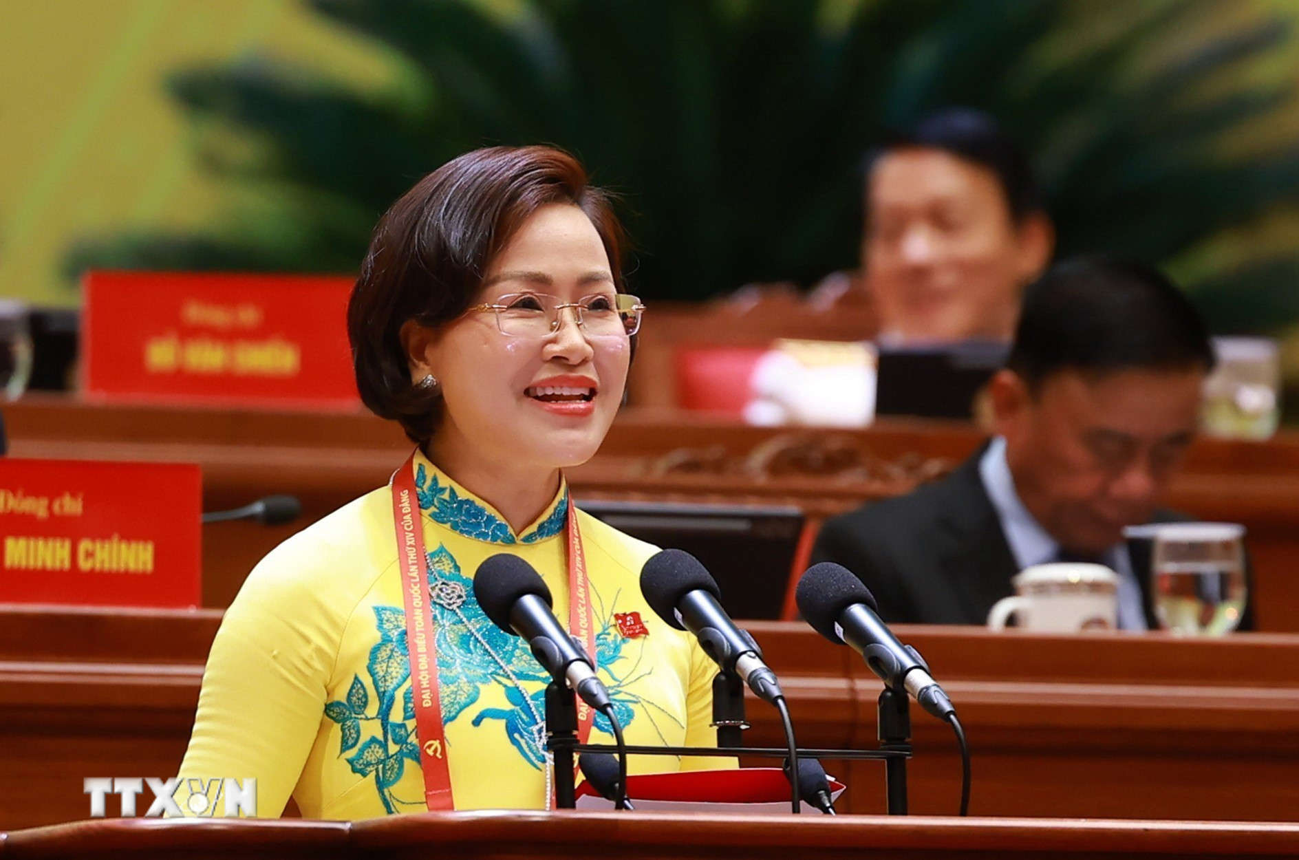 dai-hoi-dang-xiv-phien-thao-luan-tai-hoi-truong-ve-cac-van-kien-dai-hoi-53