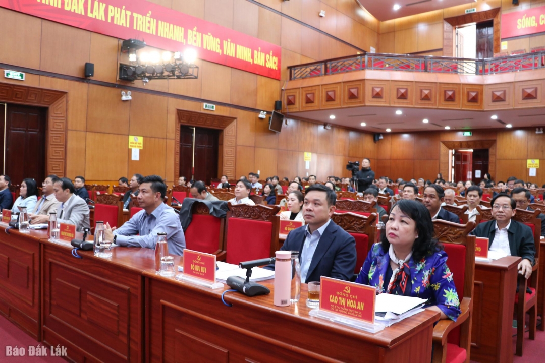 Hơn 11.400 cán bộ, đảng viên được quán triệt và tuyên truyền các văn bản của Trung ương và Tỉnh ủy