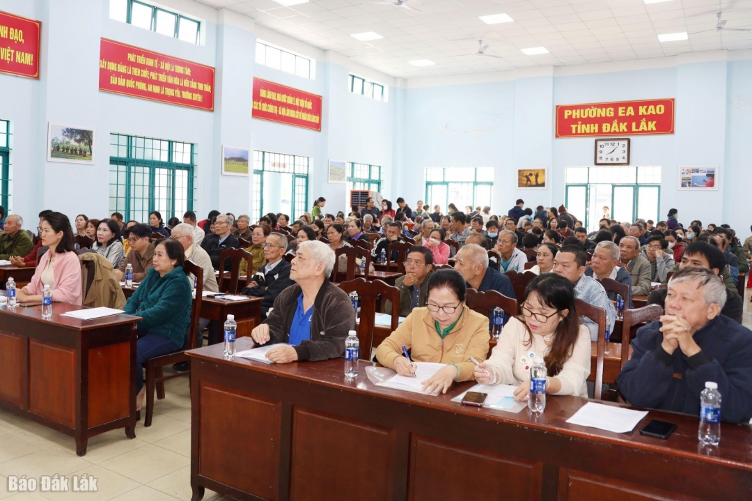 Gần 500 người dân phường Ea Kao được tuyên truyền pháp luật về hoạt động lưu trú