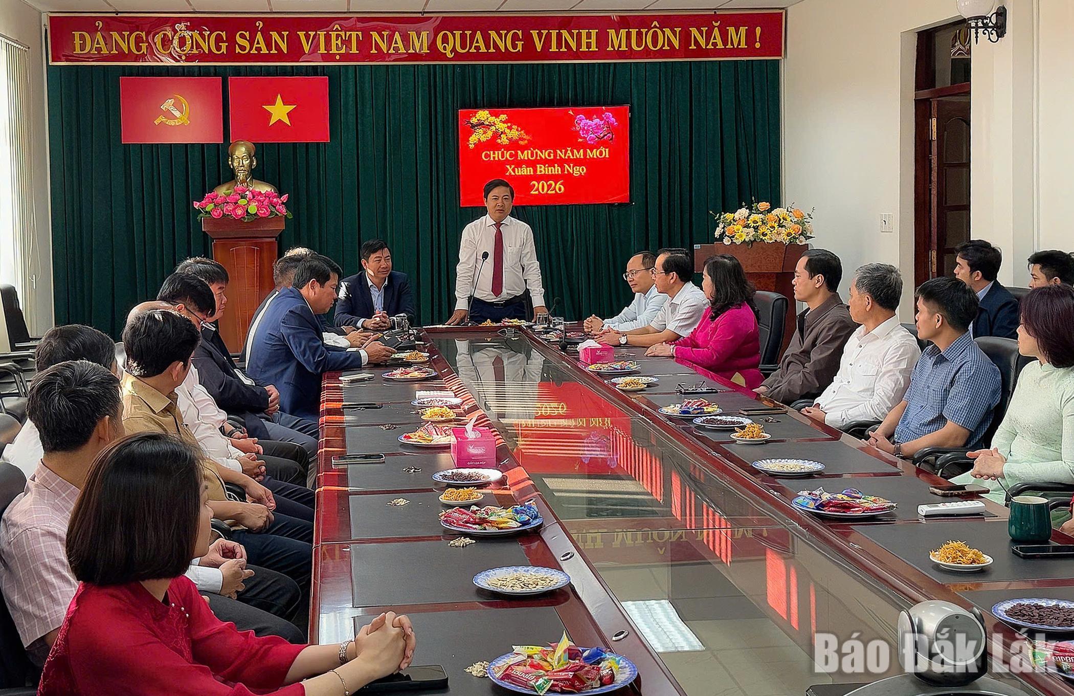 Thường trực Tỉnh ủy gặp mặt các cơ quan tham mưu, giúp việc của Tỉnh ủy đầu năm mới