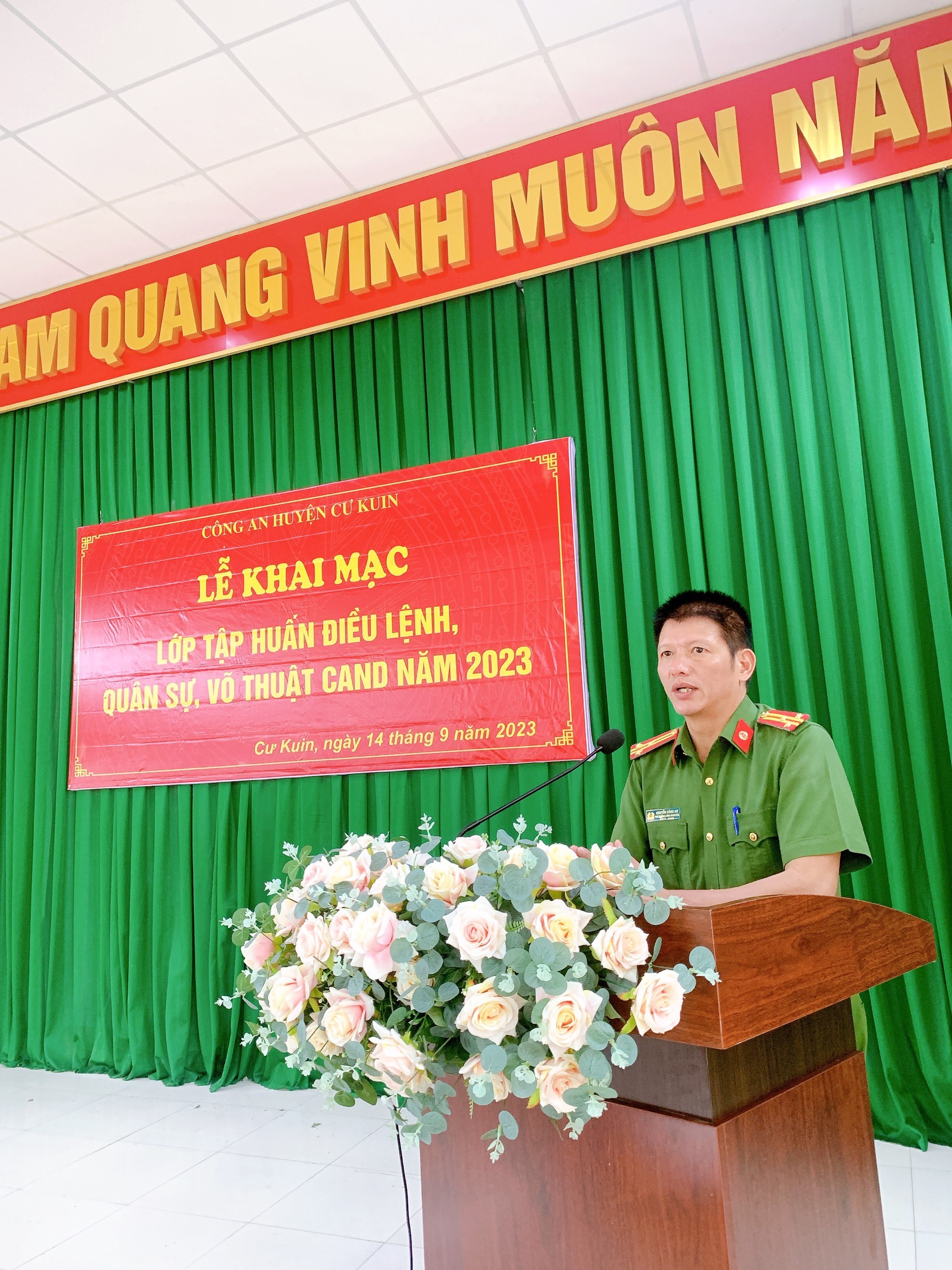 Công an huyện Cư Kuin khai mạc tập huấn điều lệnh, quân sự, võ thuật Công an nhân dân năm 2023